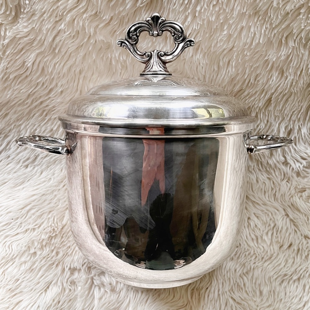 Leonard Silver Plated Milk Glass Lined Ice Bucket w/Lid Ornate EUC